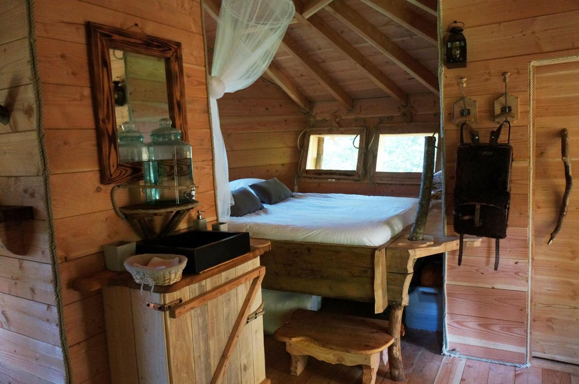 Cabanes Des Volcans La Tour-dʼAuvergne Екстериор снимка