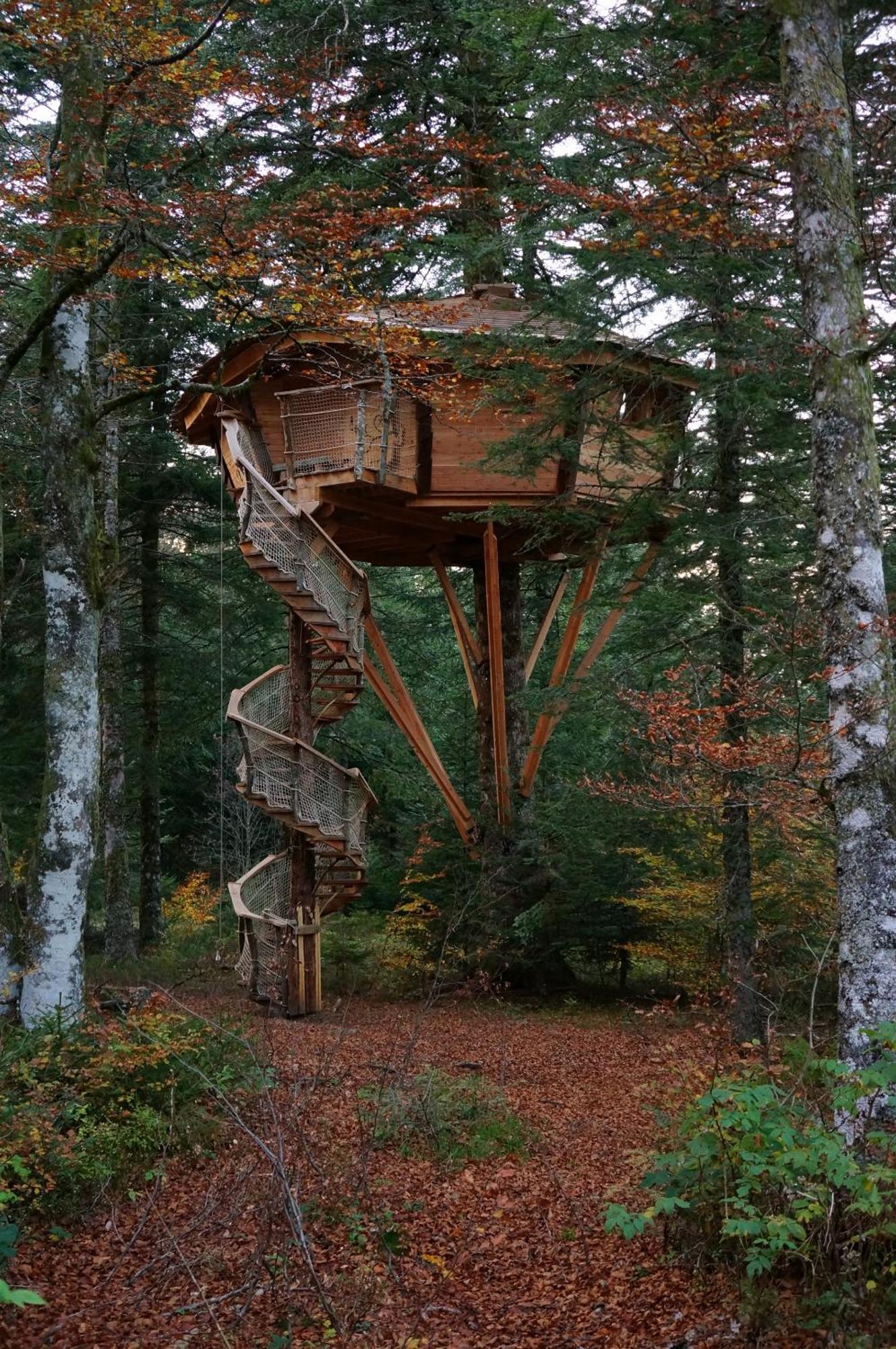 Cabanes Des Volcans La Tour-dʼAuvergne Стая снимка